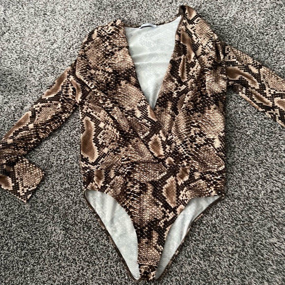 L - ZARA snake print bodysuit - Picture 1 of 3